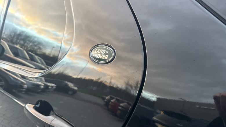 Land Rover Discovery 3.0 D300 R-Dynamic HSE 5dr Auto Diesel Station Wagon